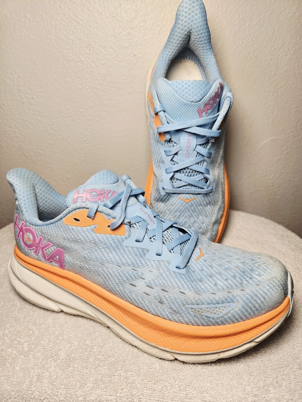 Hoka Womens Clifton 9 Size 8 B Airy Blue Ice Water Running Shoes 1127896